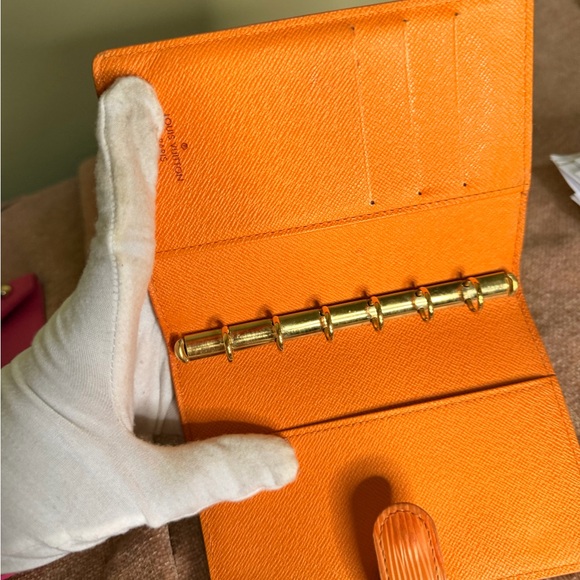 Louis Vuitton Vibrant Orange Epi Leather Agenda - Picture 12 of 15